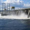 На Жигулевской ГЭС идет сброс воды